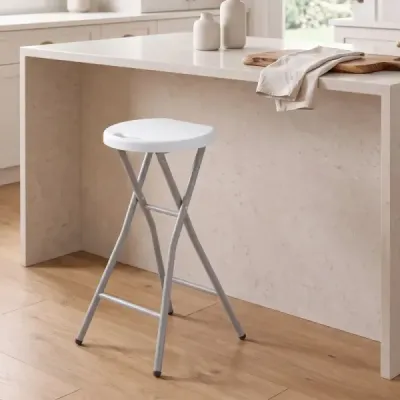 2er Set Klappbarer Barhocker mit HDPE Sitzfläche & Integriertem Tragegriff bis 150 kg Belastbar Weiß