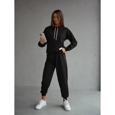 Costum de trening cu picioare și pantaloni negri (8262)